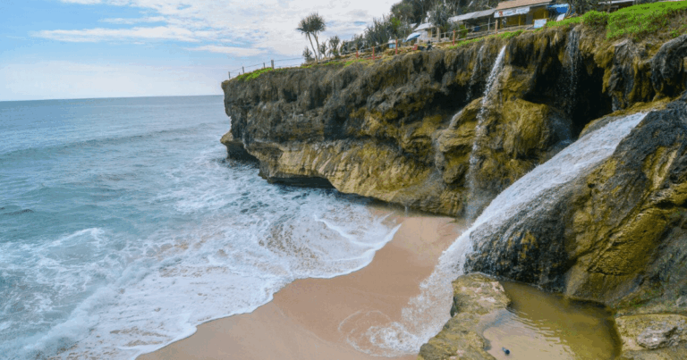 Pantai Banyu Jawa Timur: Wisata Alam dan Kuliner Pesisir