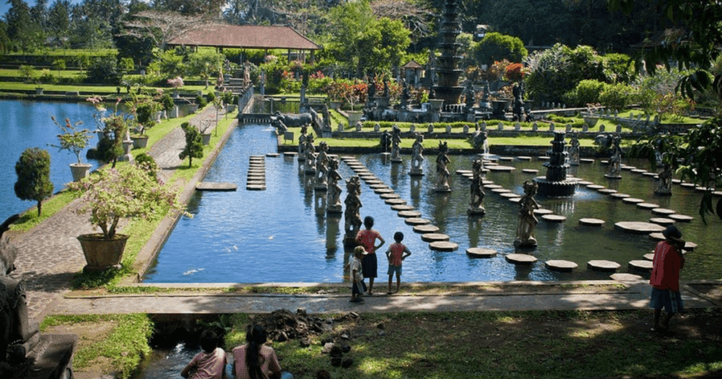 Tirta Gangga Bali: Destinasi Budaya Bernuansa Kerajaan