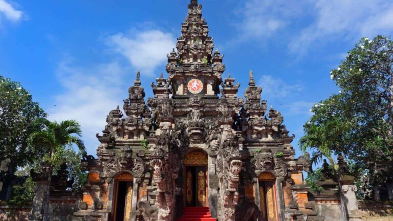 7 Aktivitas Wisata Budaya yang Wajib Dicoba di Indonesia