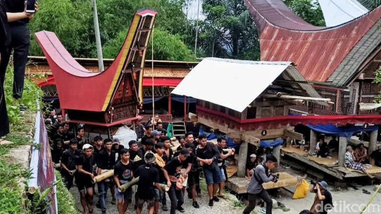 Jelajah Budaya Toraja: Tradisi dan Upacara Kematian yang Sakral