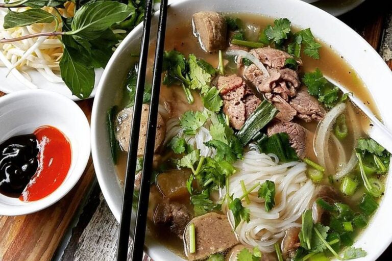 Eksplorasi Kuliner Vietnam: Pho, Banh Mi, dan Kopi Susu Khasnya