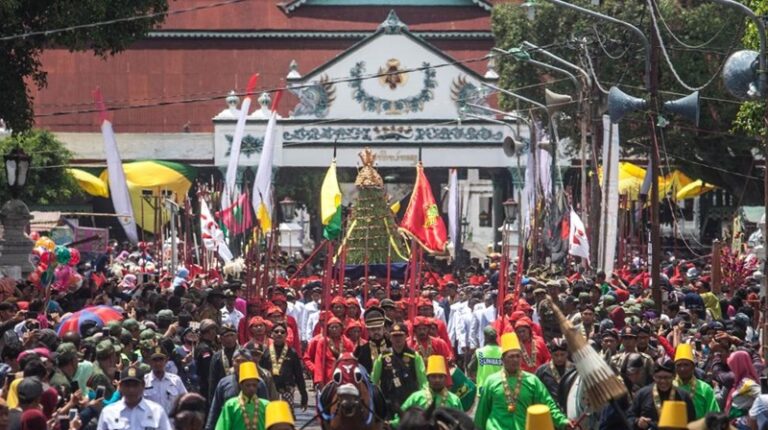 Menyaksikan Tradisi Sekaten di Yogyakarta
