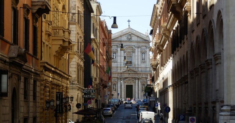 Wisata Jalan Kaki di Kota Tua Eropa: Menyusuri Jejak Sejarah