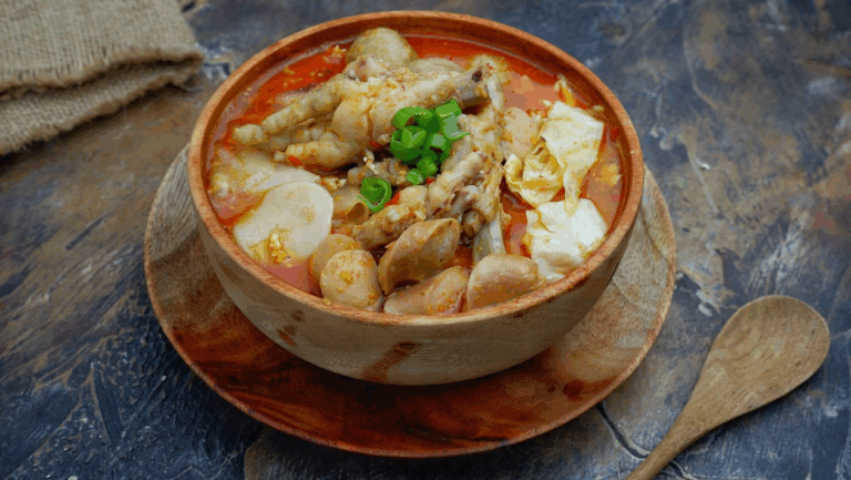 Street Food Bandung: Dari Seblak hingga Batagor