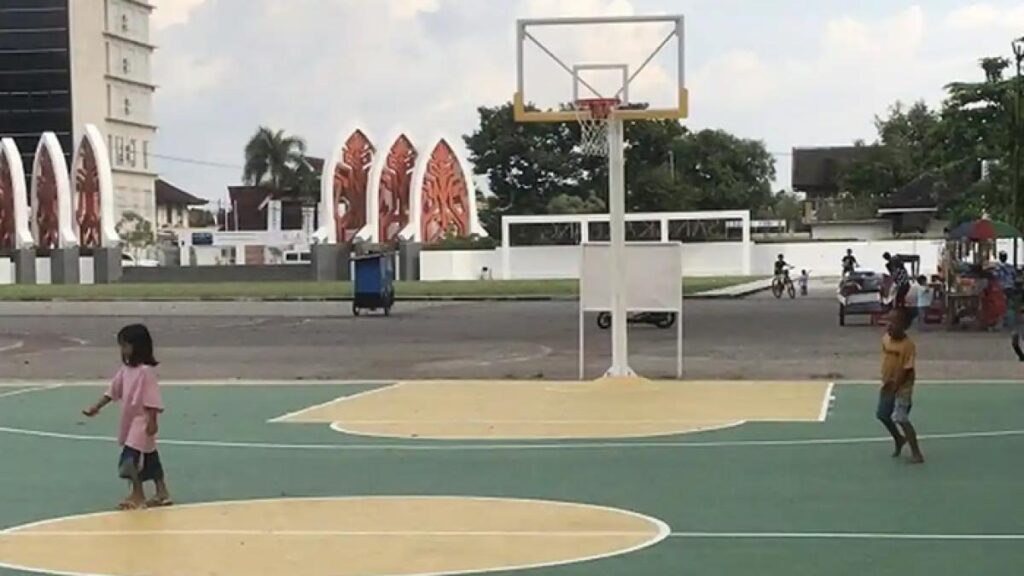 Menikmati Keindahan Taman Sangkareang di Mataram NTB