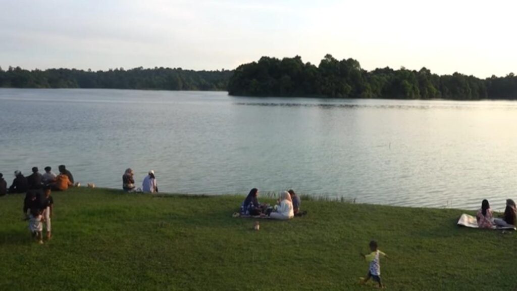 Menikmati Sunset yang Memukau di Bendungan Samboja