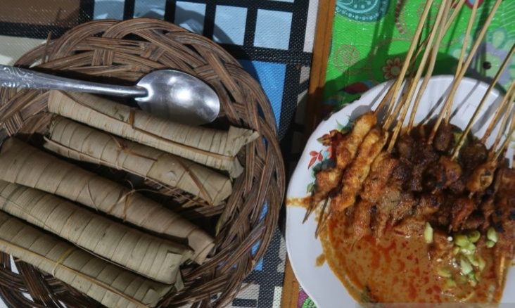 Sate Bulayak: Tradisi Kuliner Lombok untuk Berbuka