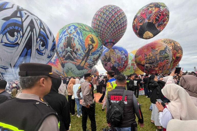 Tradisi Balon Udara Lebaran Wonosobo: Tantangan dan Aturan