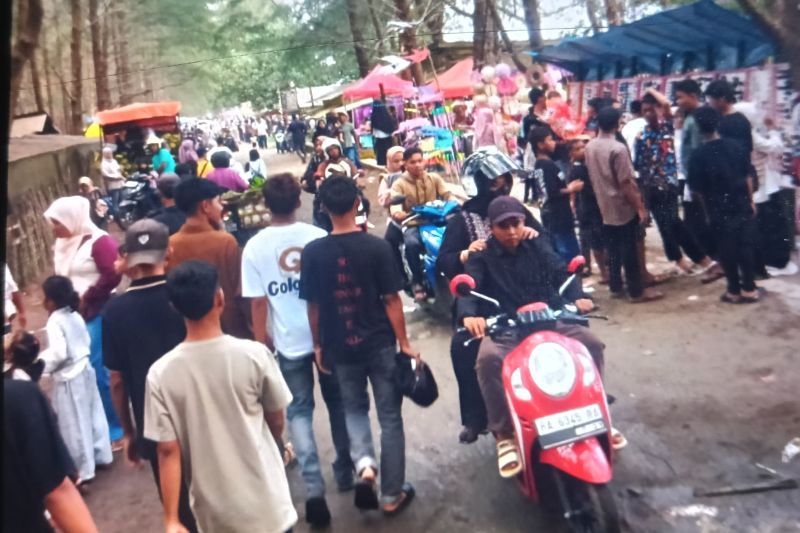Lonjakan Wisatawan Warnai Lebaran di Pasaman Barat