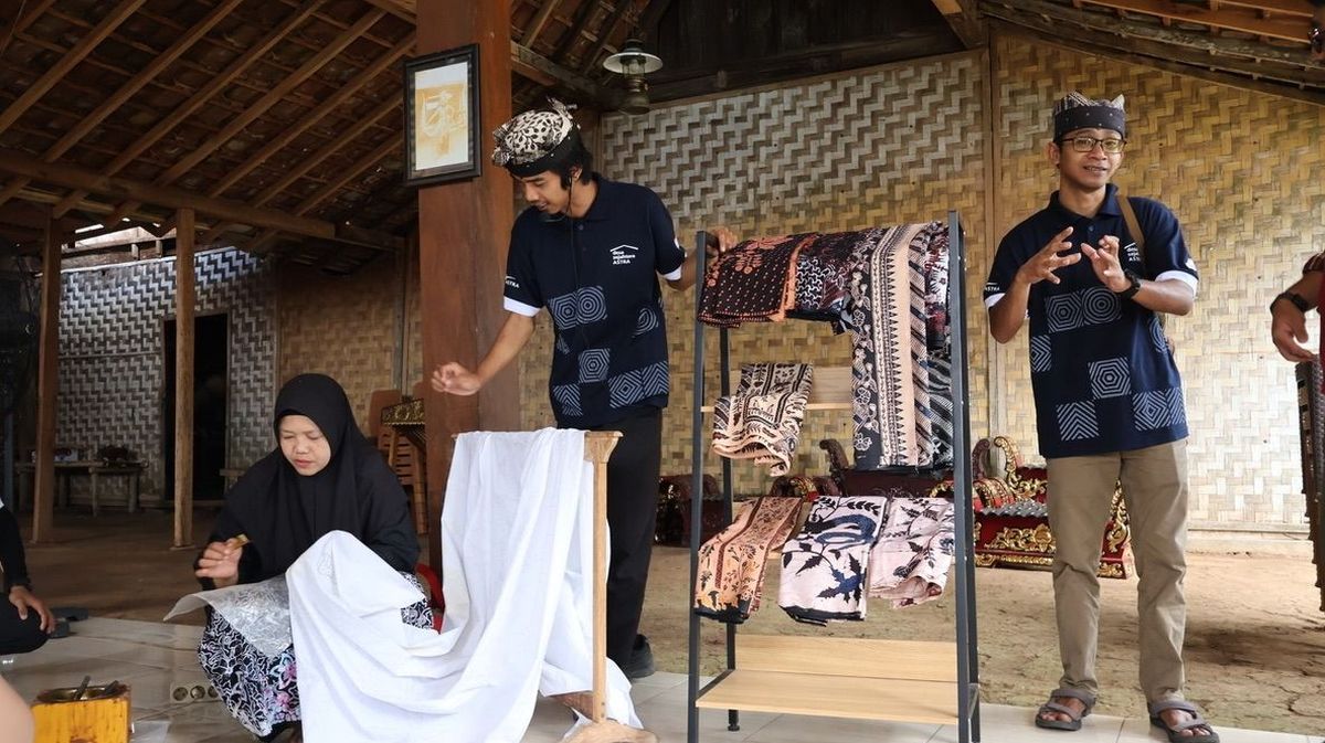 Desa Sejahtera Astra Kemiren: Pendapatan Naik 33% Ilustrasi desa sejahtera astra untuk artikel Desa Sejahtera Astra Kemiren: Budaya Osing dan Pendapatan Naik…